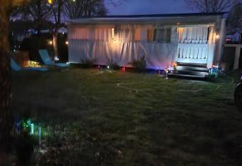 Mobil home 6 personnes For  t des landes allows 18 year olds to book a room