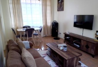 Tranquil haven - spacious, cozy, 1 bedroom allows 18 year olds to book a room