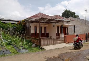 Homestay Defaza has Balcony rooms