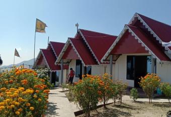 Fursat at Sunrise 360 degree has Balcony rooms