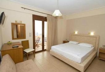                  Alkistis has Smoking/Balcony rooms