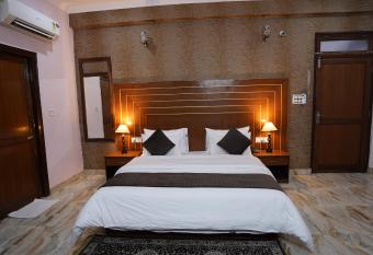 HR DUKES DEN RESORT has Smoking/Balcony rooms