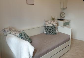 Nouveaut  , Studio Le Marbr   allows 18 year olds to book a room