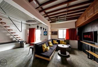 The Unique Lofts - Arte Casa Properties has Balcony rooms