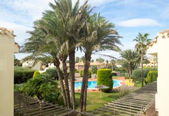 Aparthotel Villas La Manga allows 18 year olds to book a room