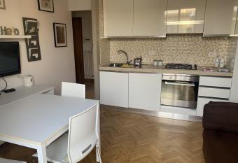 BLUBAY-APARTMENTS allows 18 year olds to book a room