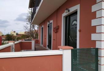 MIARIS ANTONIS & ANASTASIA APPARTMENT PERIVOLI has Balcony rooms