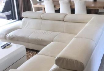 Clos has Balcony rooms