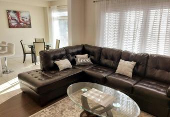 Modern 5-bedroom house close to Ardagh Bluffs has Balcony rooms