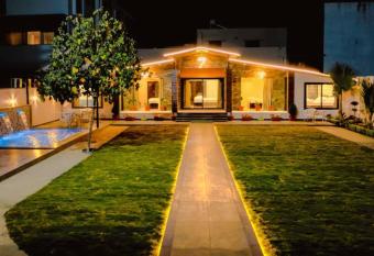 The Groove Villa allows 18 year olds to book a room