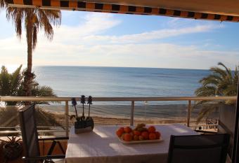 Homely Apartments El palmeral Beach allows 18 year olds to book a room