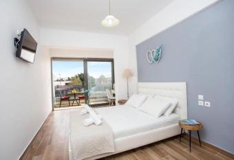 Nitsa Studio allows 18 year olds to book a room