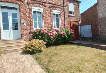 (null) allows 18 year olds to book a room