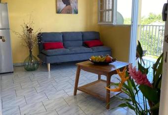 Fruits exotiques has Balcony rooms