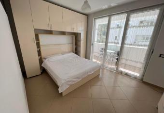 GJILANI APARTMANTS has Balcony rooms