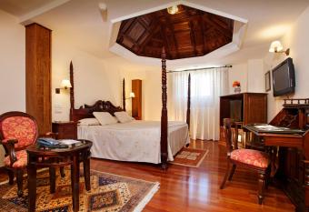 Finca Eslava allows 18 year olds to book a room