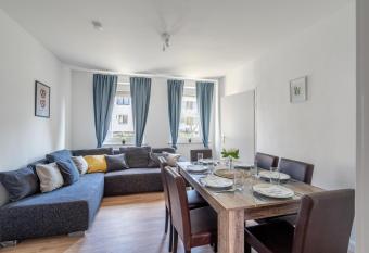 1890 Apartments Bayreuth allows 18 year olds to book a room