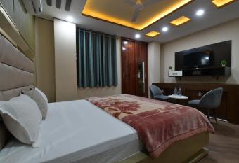 Hotel Grand Villa has Balcony rooms