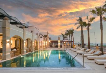 Grecotel Plaza Beach House has Balcony rooms