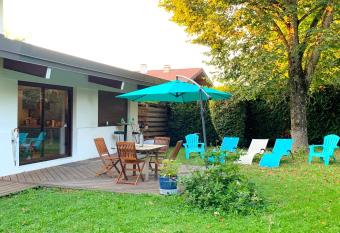 Chez-luc allows 18 year olds to book a room