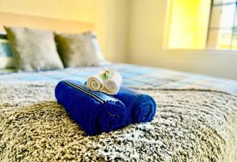 2 Bedroom Resort Style Oasis has Balcony rooms