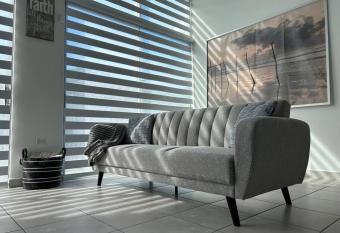 Ocean Blue Getaway House has Balcony rooms