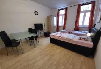 Apartmentzimmer has Balcony rooms