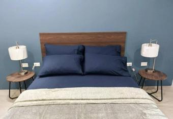 Cozy apartment in New Kingston allows 18 year olds to book a room