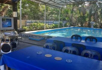 Spacious 4br Hotspring Resort in Pansol has Smoking rooms