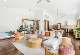 Belle Escapes 54 Ocean Drive Luxury Home Palm Cove has Balcony rooms