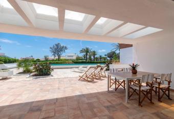 Casa Roch has Balcony rooms