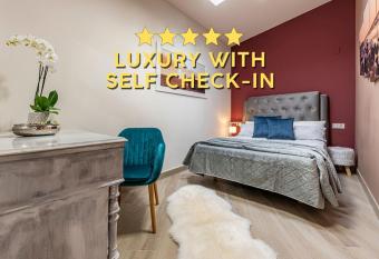 [Lusso e relax] con piscina a 2 minuti dal mare allows 18 year olds to book a room