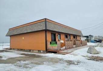 Motel Au Bord de l'Eau allows 18 year olds to book a room