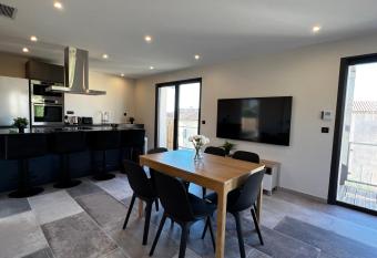 AGN T3 2eme has Balcony rooms