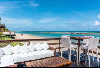 Manihi Muro Alto has Smoking/Balcony rooms