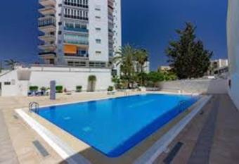 LA ESTRELLA allows 18 year olds to book a room