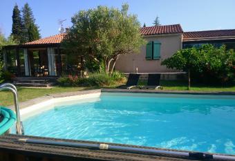 Cigal  o, Chambre d h  tes dans le Var allows 18 year olds to book a room