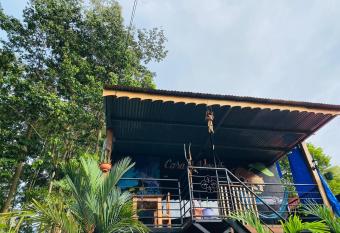 Casa Arrecife allows 18 year olds to book a room