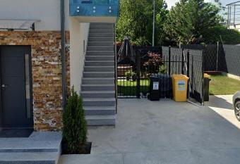 Cosy apartment has Balcony rooms