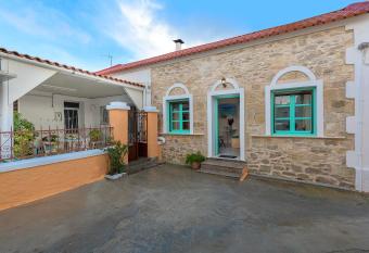 Rhodes Heaven Apartment allows 18 year olds to book a room