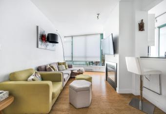 Bright 2 bedroom condo downtown with free parking has Balcony rooms