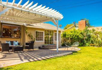 The Enchanted Garden Retreat: Near Disneyland & More! allows 18 year olds to book a room