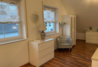 Melli   s Seenahe Ferienwohnung has Balcony rooms