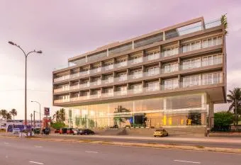 Mangrove Paradise Resort & spa has Smoking/Balcony rooms