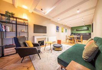 La suite du Graou allows 18 year olds to book a room