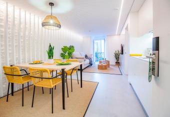 Apartamentos Atia Catedral has Balcony rooms