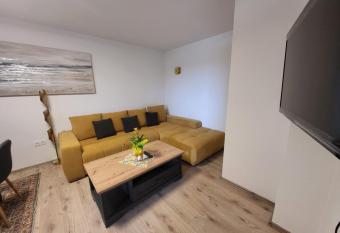 Pore   has Balcony rooms