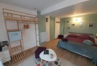 Calme et simplicit   has Balcony rooms