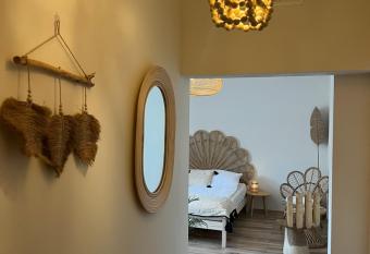 Apartament Bali allows 18 year olds to book a room