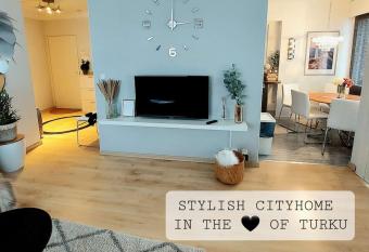    Kaupunkikoti Ursini - Turun keskustan syd  mess   allows 18 year olds to book a room